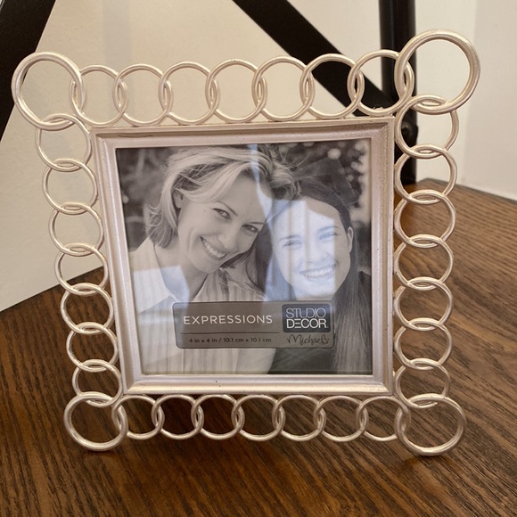 Expressions metal circles picture Frame - Picture 2 of 3